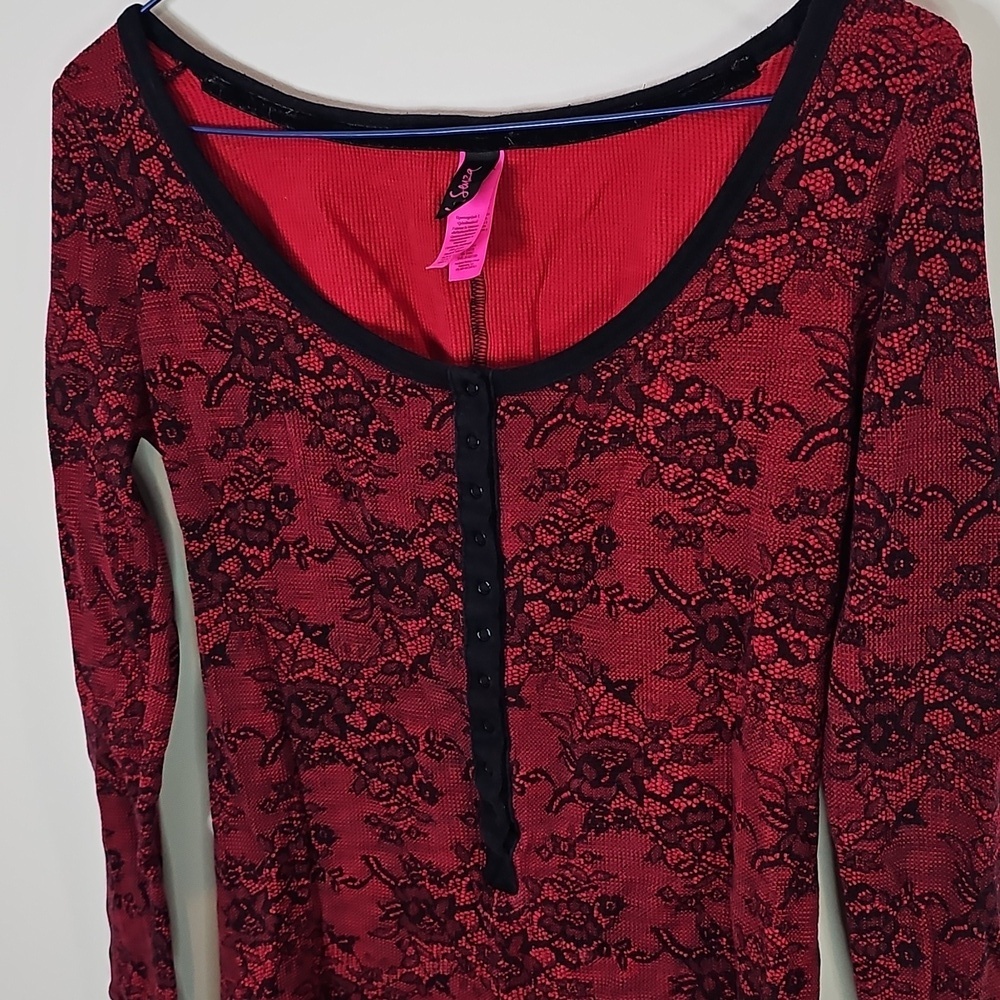 La SENZA Large Red Top - Picture 2 of 7